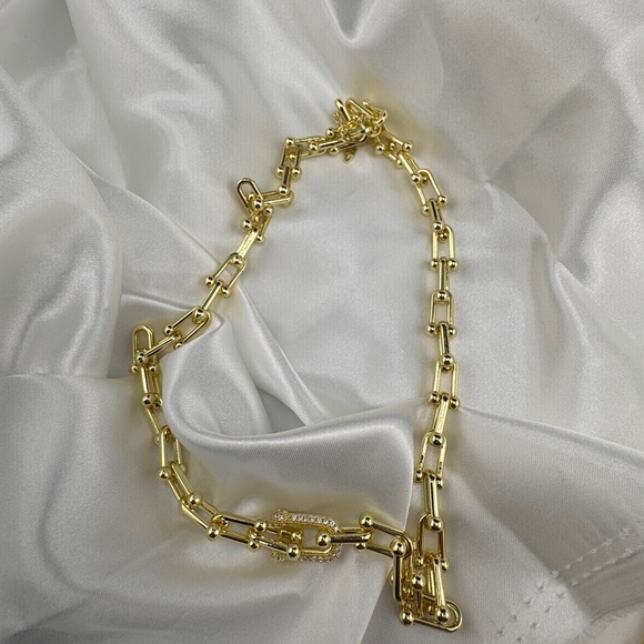 Luxe Gold Link Necklace - Picture 6 of 6